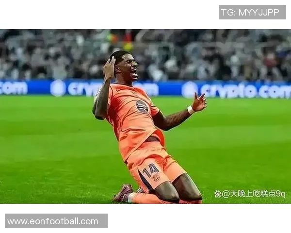 曼联对多特边锋阿德耶米表现出兴趣球探主管与其关系密切