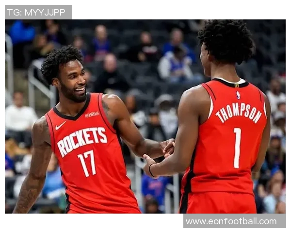 火箭训练营第4日精彩瞬间KD与谢泼德击掌卡佩拉与亚当斯温馨相拥