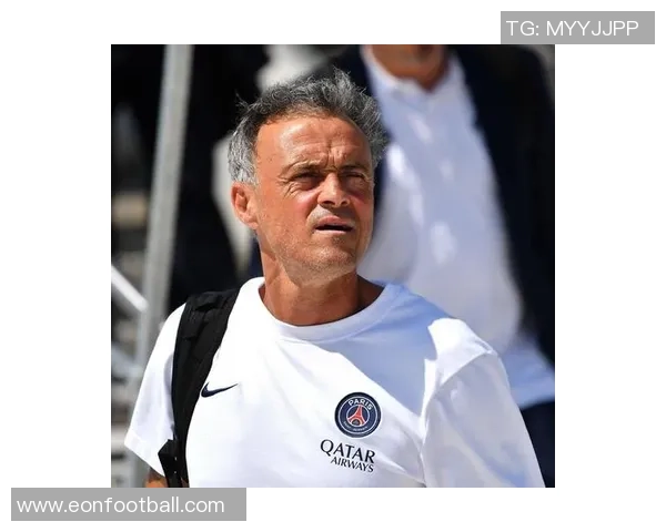 恩里克坚定支持舍瓦利耶：后卫失误不影响我们对他的信任